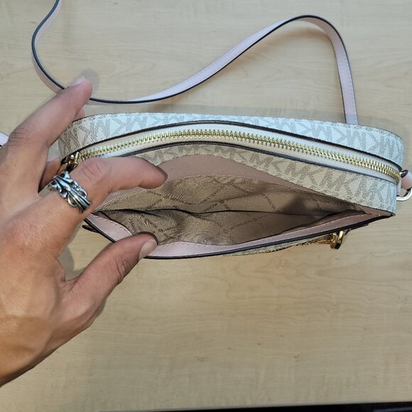 Michael Kors Jet Set Large Logo Crossbody Bag - Picture 10 of 11